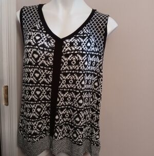 Signature studio black and white tank